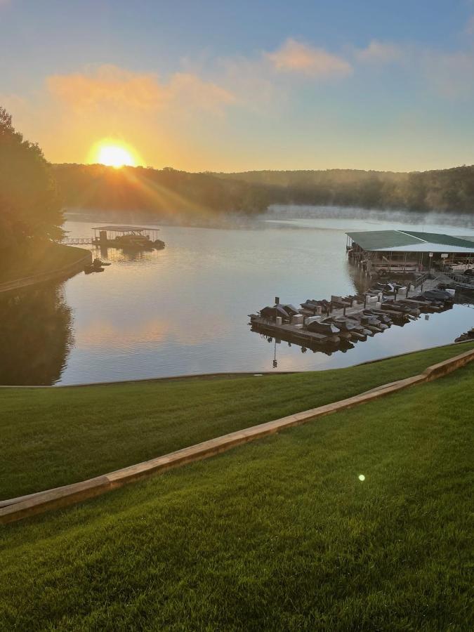 Family Fun Lakefront Condo At Parkview Bay Osage Beach Exteriör bild